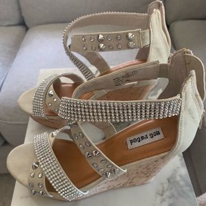 Womens “Not Rated”, Size 7, Wedge, Cream, w/ Bling